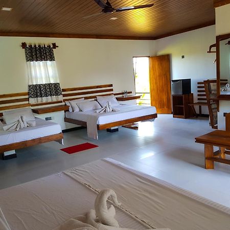מיהינטלה Eco Hotel Black & White - Anuradhapura מראה חיצוני תמונה