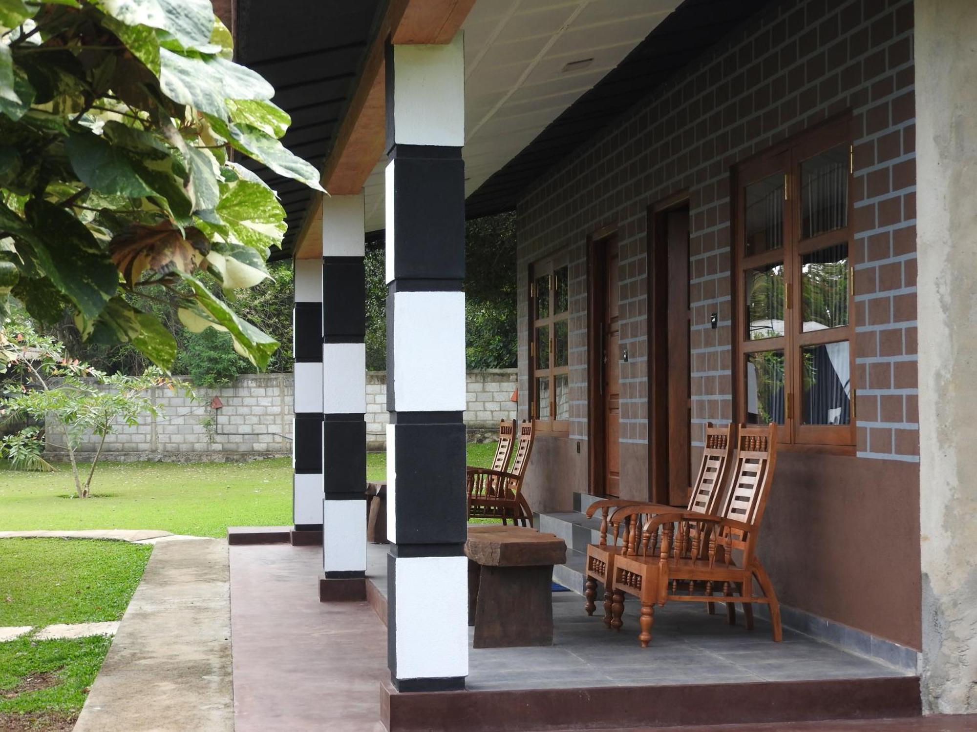 מיהינטלה Eco Hotel Black & White - Anuradhapura מראה חיצוני תמונה